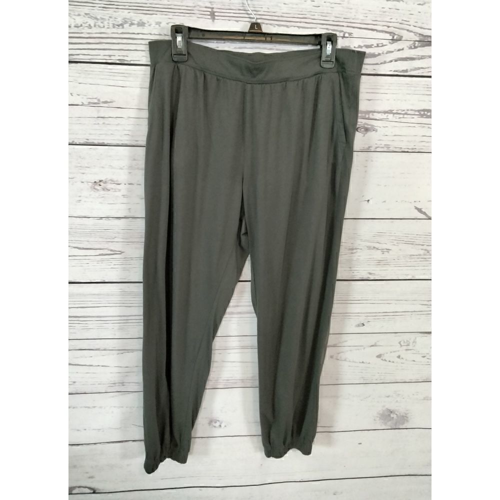 New without tags. "Gap" woman's stretch pants 👖